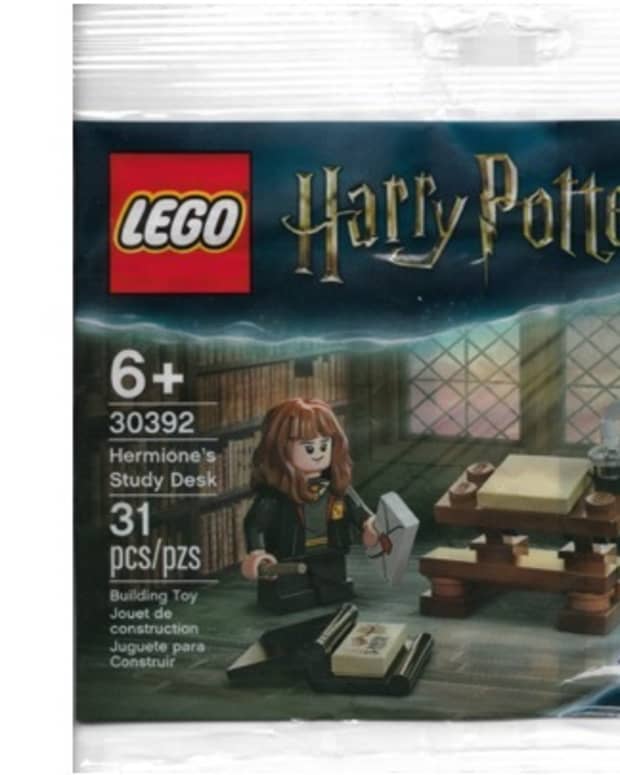 lego-harry-potter-hermiones-study-desk-polybag-30392-review