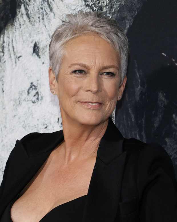 The is Smitten With Hilarious Clip of Jamie Lee Curtis