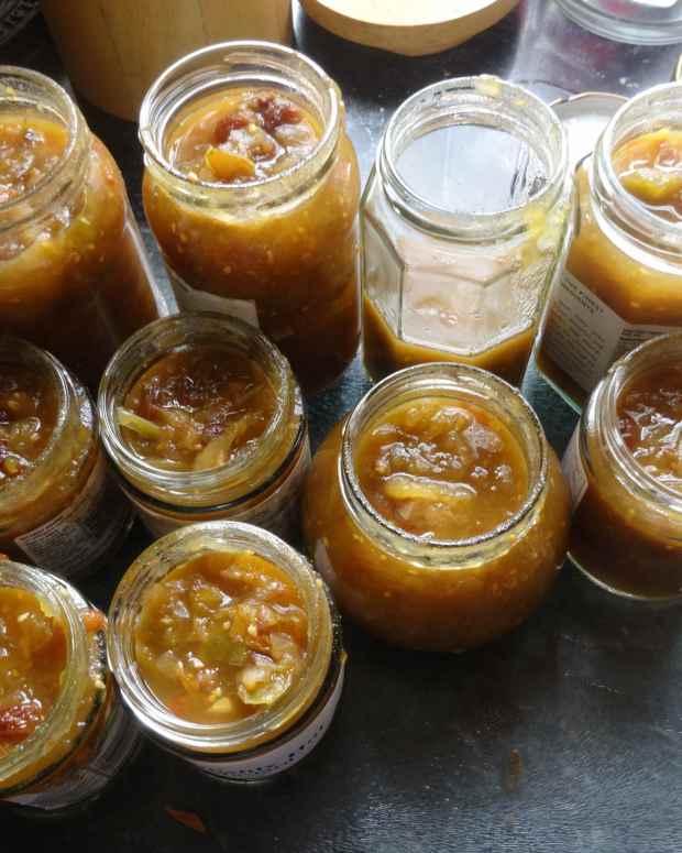 How to Make Green Tomato Chutney Delishably