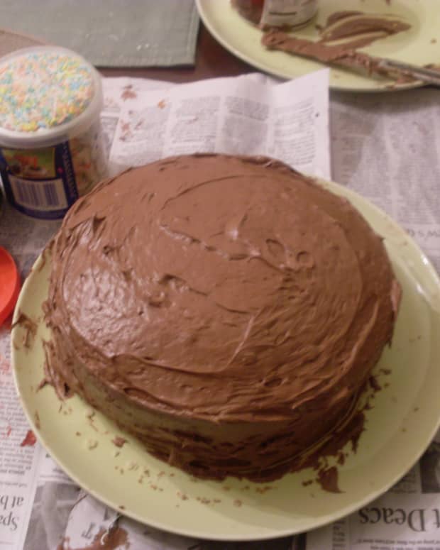 yummy-two-layer-yellow-cake-with-milk-chocolate-frosting