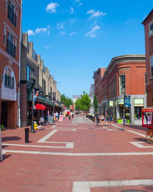 Tour Of The 'witchery' In Salem, Massachusetts Is Giving Us Major 