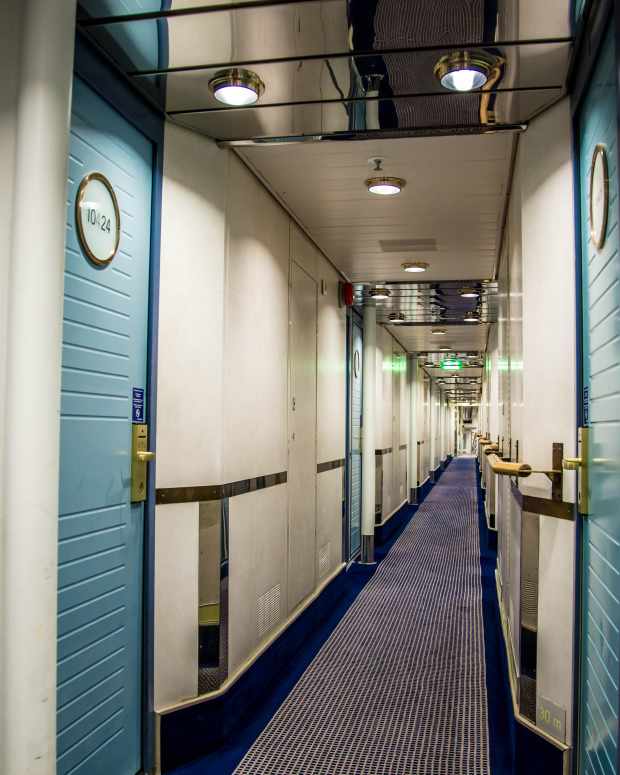 Video Showing VacuumLike Effect of Opening Cruise Ship Cabin Door Has