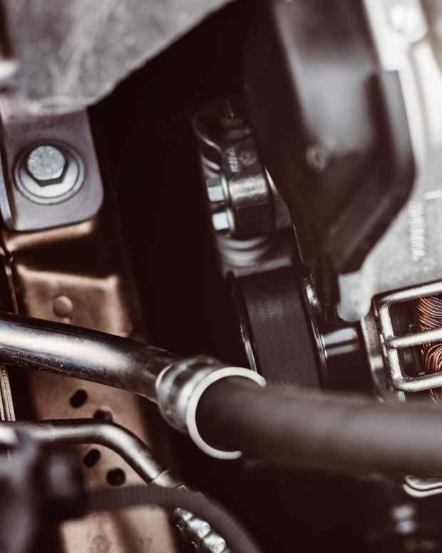 Use a Vacuum Gauge to Troubleshoot Your Car's Mechanical Problems