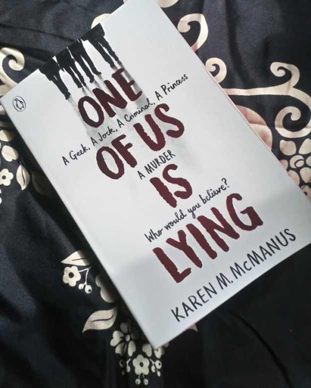 book-reviews-and-recommendations-one-of-us-is-lying-by-karen-m-mcmanus