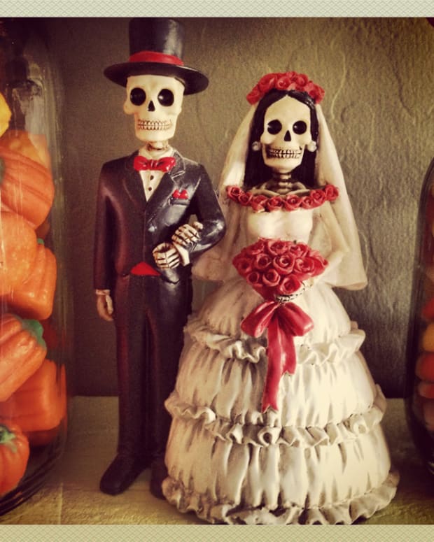 How to Build Day of the Dead Altars and the Rituals' History - Holidappy