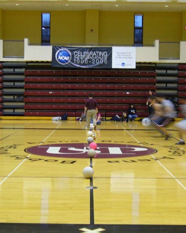 How to Play Dodgeball A Beginner's Guide HowTheyPlay Sports