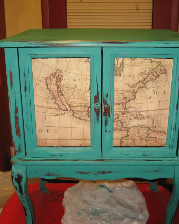 DIY Upcycling/Refinishing Tutorial How to Use Chalk Paint on Vintage Furniture Dengarden