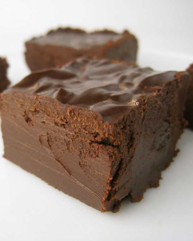Easy Chocolate Fudge Frosting Recipe Delishably Food and Drink