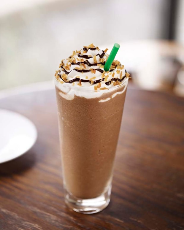 Starbucks Double Chocolate Chip Frappuccino Recipe Delishably Food And Drink