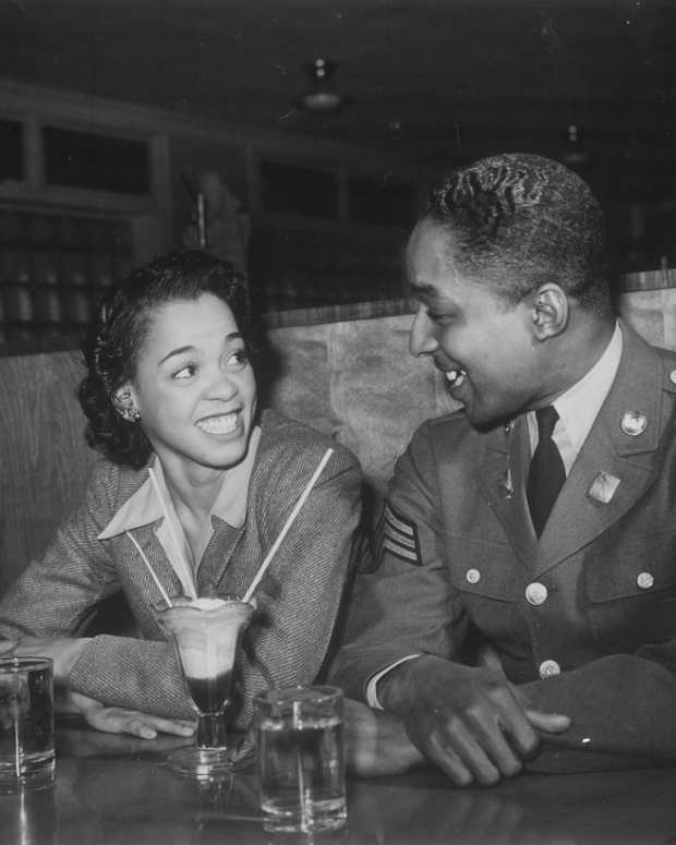 african-americans-ww2-homefront-photos-of-ideal-soldier