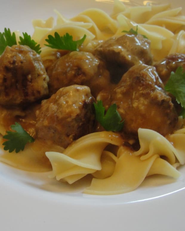How to Not Screw up Sweet and Sour Swedish Meatballs - Delishably ...