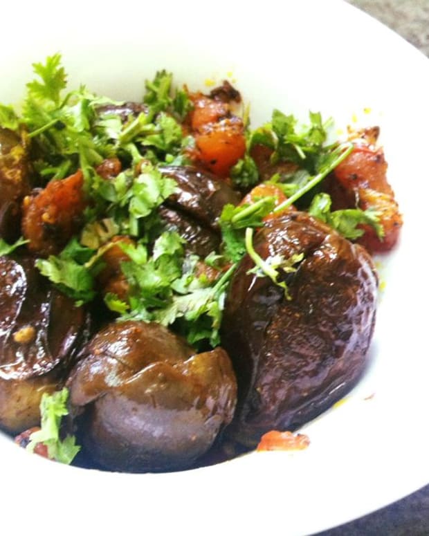 Aloo Baingan Sabzi (North Indian Potato and Eggplant Dish) Recipe ...