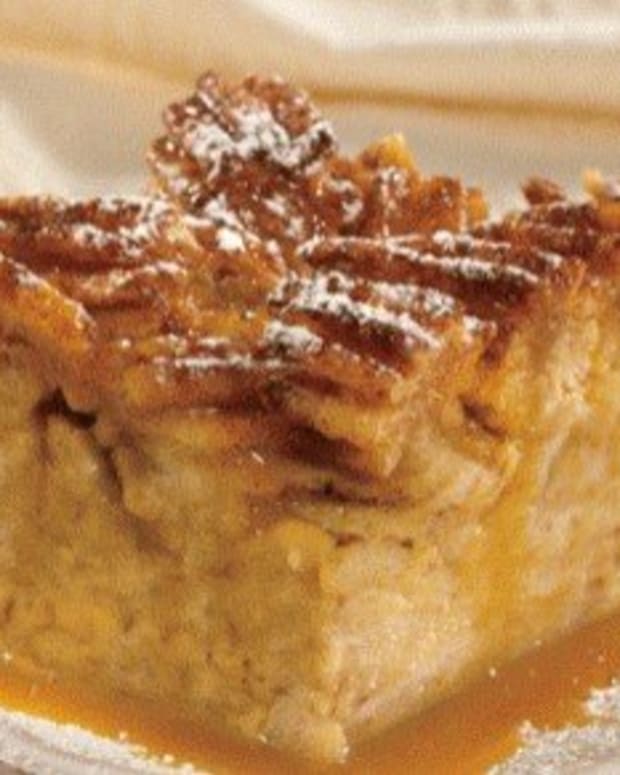 Budín Puertorriqueño (Puerto Rican Bread Pudding) Recipe - Delishably ...