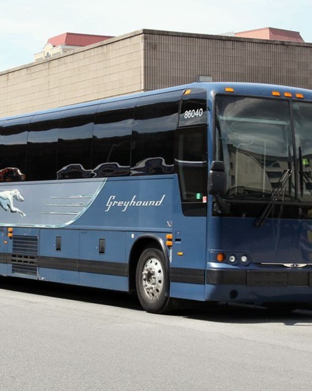 greyhound baggage restrictions