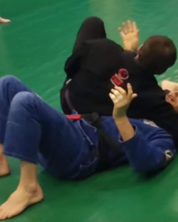 Jiu Jitsu How To Get Out Of A Headlock