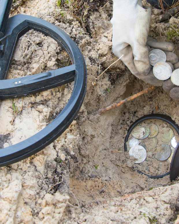The Best Metal Detecting Sites for Old Coins and Rings HobbyLark