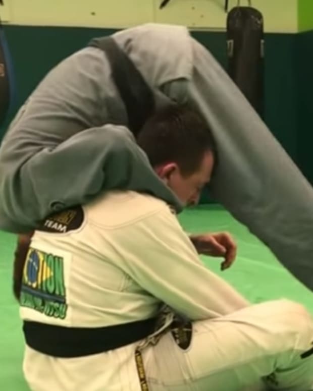 How to Perform the Rear Naked Choke to Submission/KO 