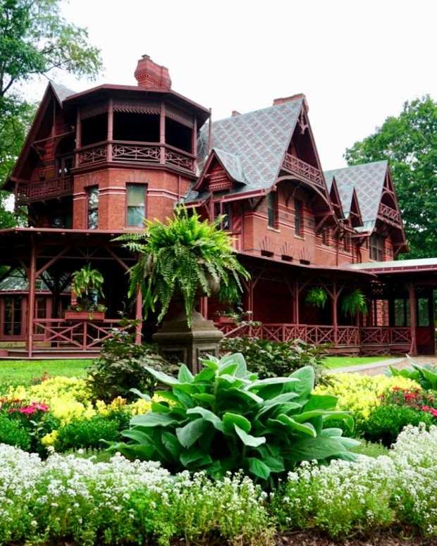 visiting-the-mark-twain-house-and-museum