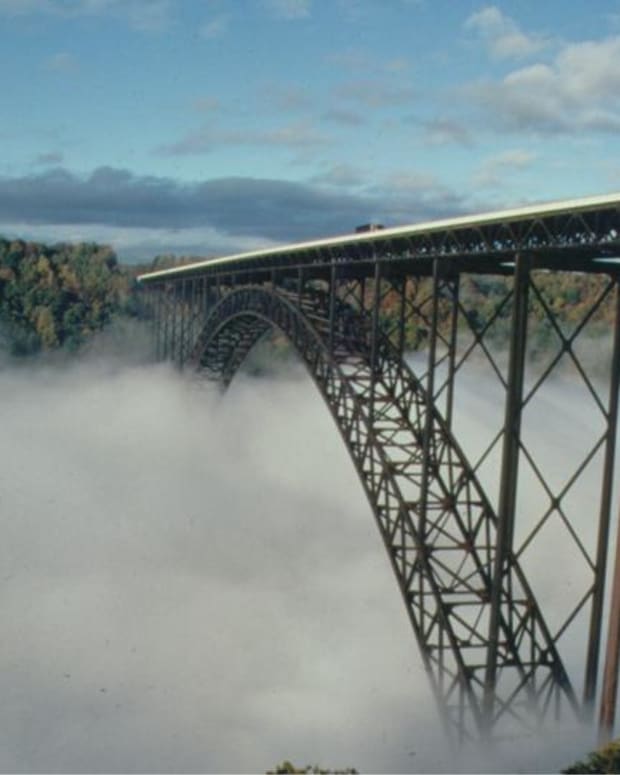新河峡大桥照片来自国家公园管理局