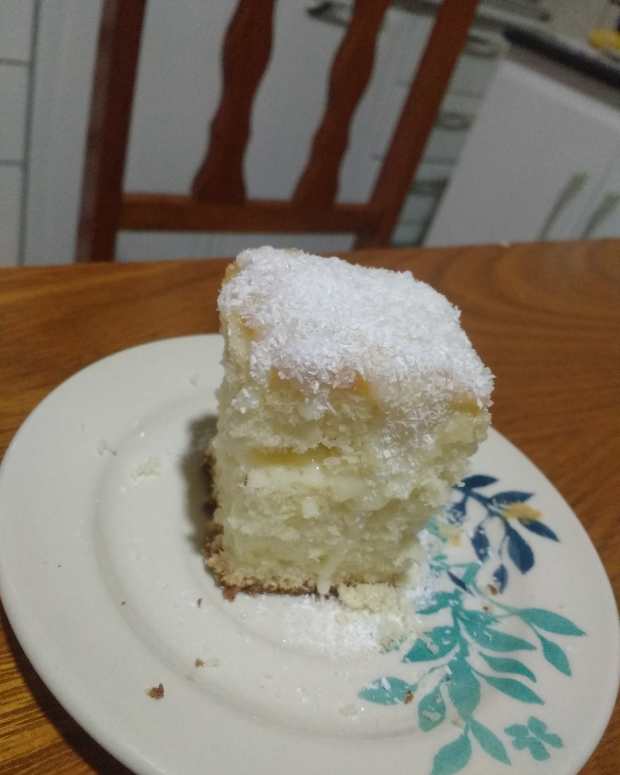 Why Did My Cake Sink in the Middle? (And How to Fix It) Delishably Food and Drink