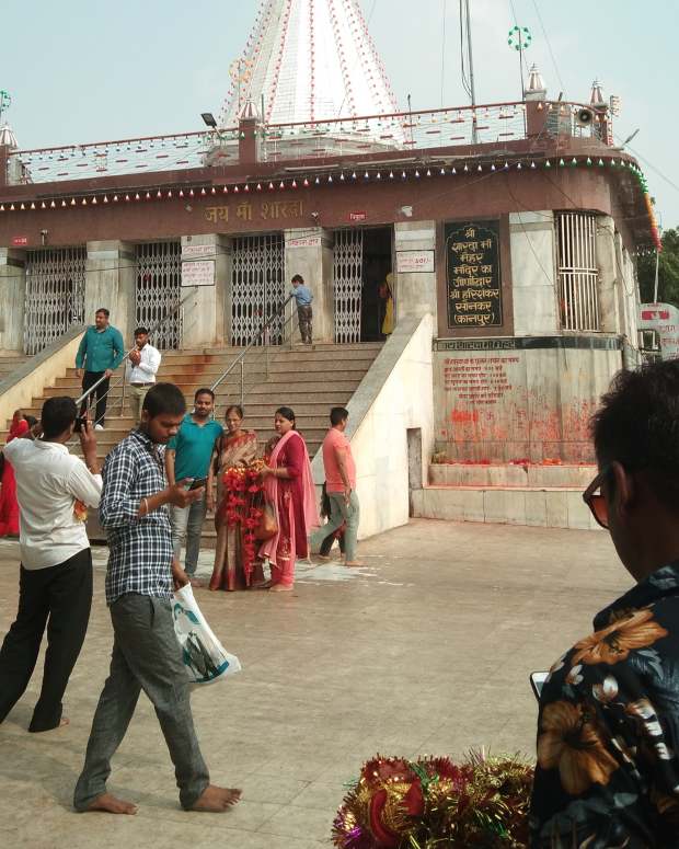 short-story-of-maihar-goddess-sharda