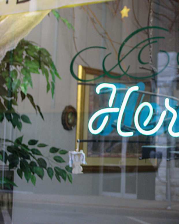 Photo By: Lavandarfields http://www.flickr.com/photos/lavandarfields/3092884173/