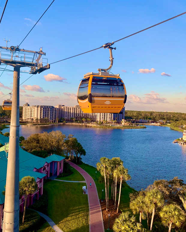 Theme Park Foodie Shows How to Snack in Every Disney World Park for