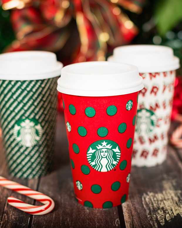 Man Changes His Name on 'Starbucks' App to Pick Up Mobile Orders and