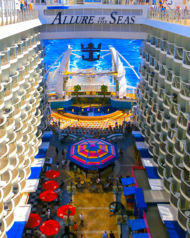 What Are Royal Caribbean’s Crown & Anchor Tiers (and Perks