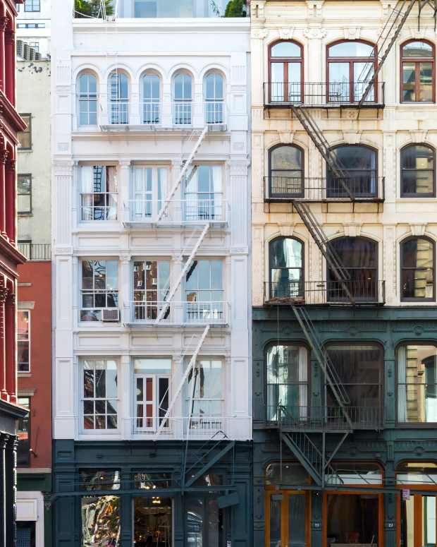 Realtor Gives Tour of Perfect but Pricey ‘Starter’ Apartment in NYC