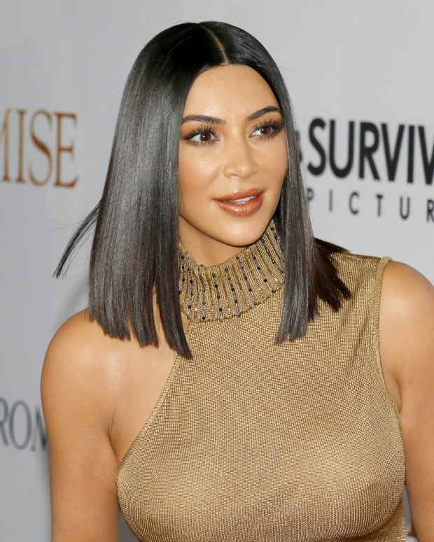 Hair Extension Specialist Shows Exactly What Kind of Wigs and