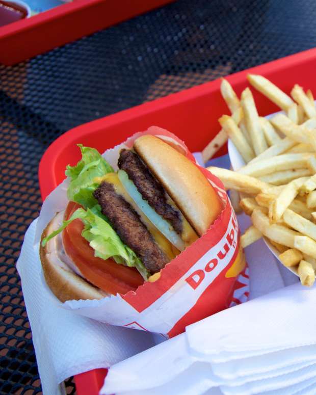 Bride Has 'InNOut' Truck Come to Her Wedding in Totally Genius Move