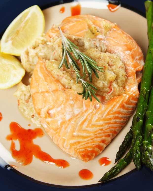 Man Shares the 'Only Way We Should Eat Salmon' and the Viral Recipe Is Stunning Delishably News