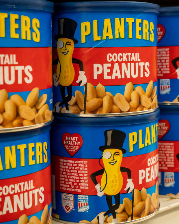 Planters Peanuts' Epic Packaging Fail Is One for the Ages Delishably News
