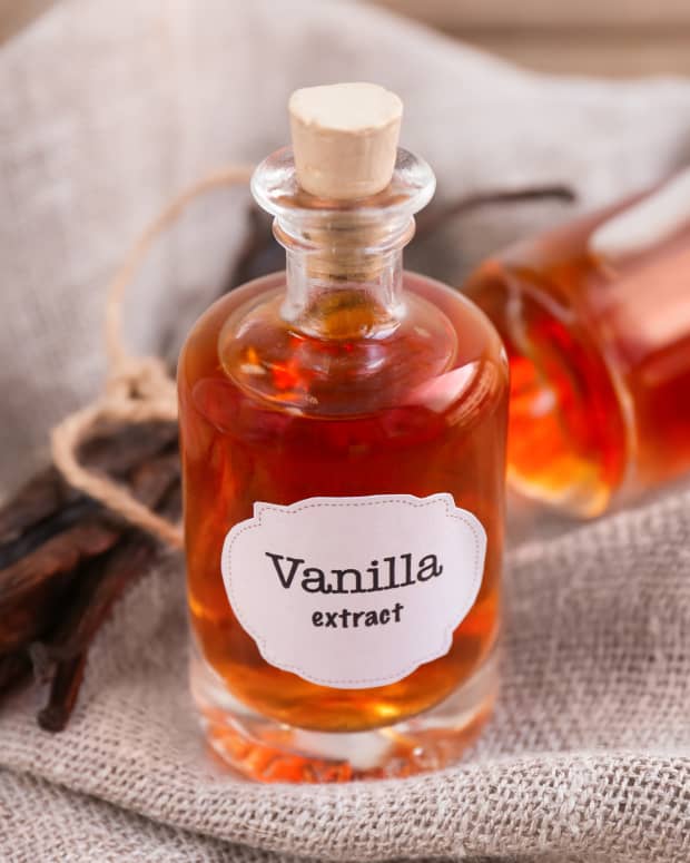 Mom Shares Hacks for Using 'Vanilla Extract' That Go Well Beyond Baking