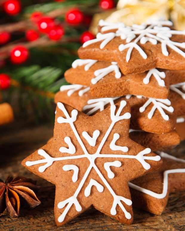 Woman's Holiday 'Gingerbread Cronuts' Are So Good We Could Go Nuts Delishably News