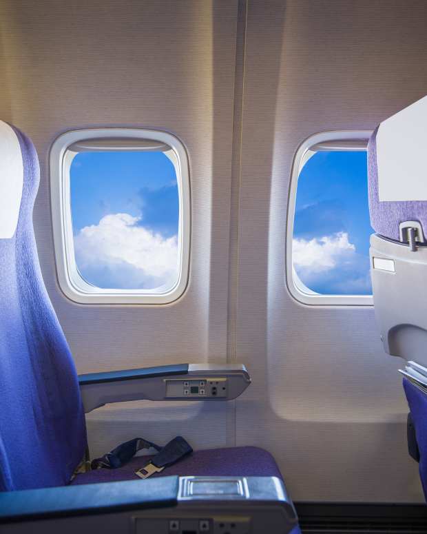 Man Has the Funniest Take on People Asking to Switch Seats on a Plane