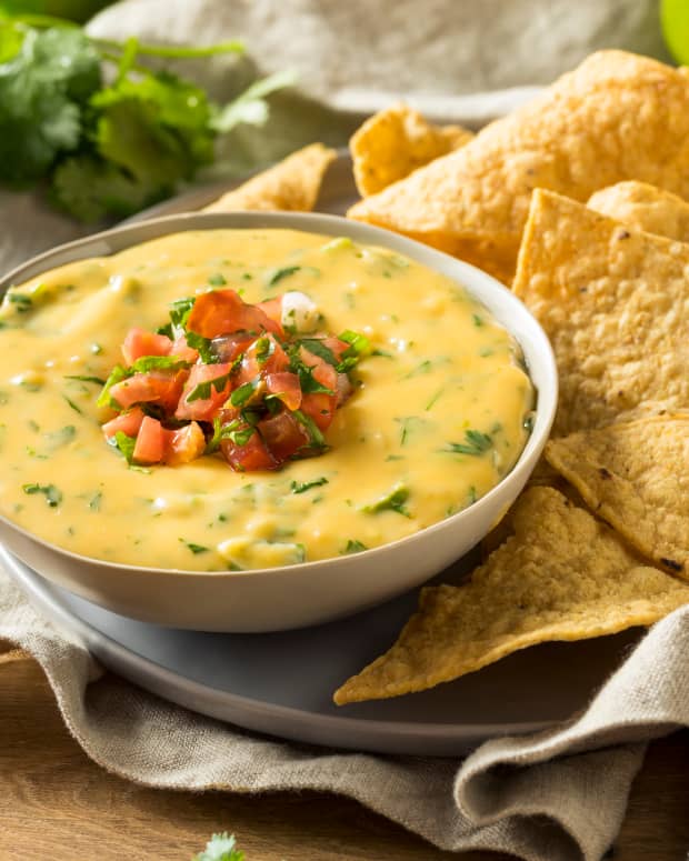 Simple Recipe for Mexican Restaurant-Style Queso Dip Is Going Viral ...