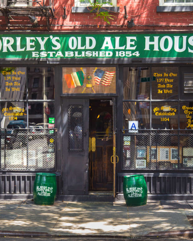 specific-nyc-restaurant-is-apparently-a-hot-spot-for-celebrity
