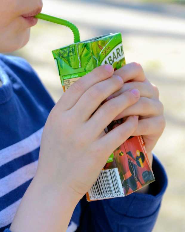 Man Discovers a Trick To Getting Juice Out of a Lemon and We're Excited