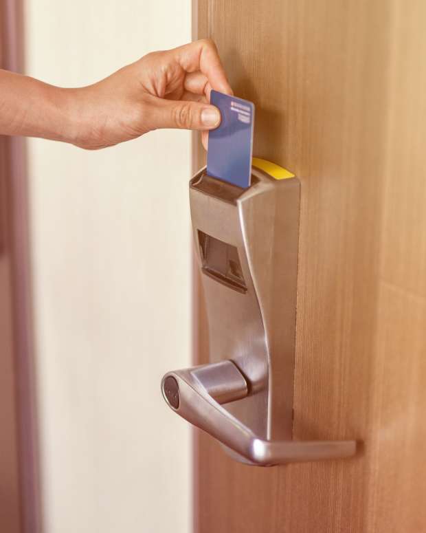 Flight Attendant's Nifty Hotel Door Safety Hack Is a Total MustTry