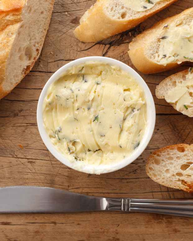 'LifeChanging' Garlic Hack Sounds Almost Too Good to Be True