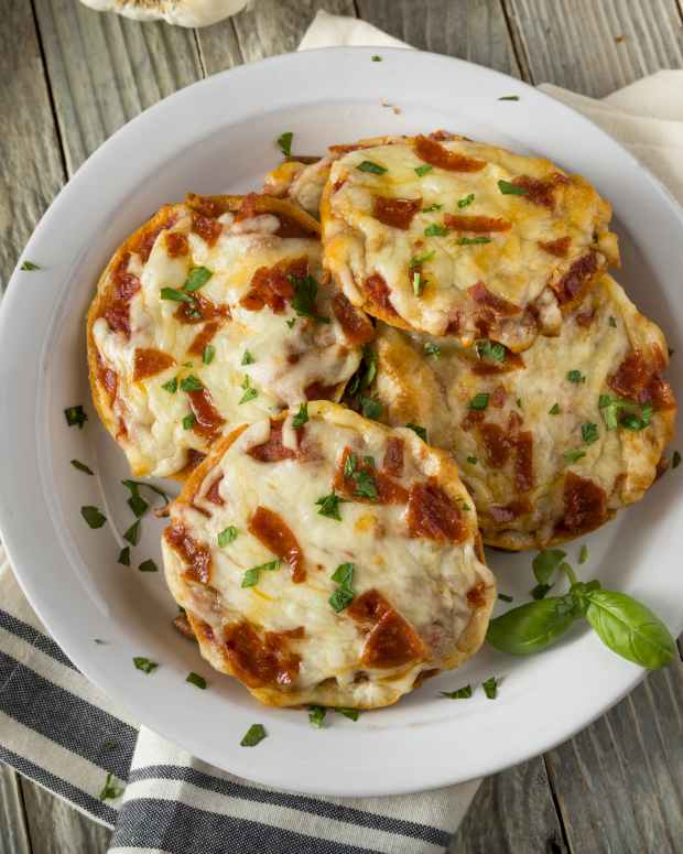 Woman's KidFriendly 'Pizza Bagels' Are Too Tasty To Pass Up