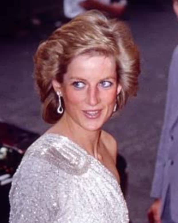 Apparently Queen Elizabeth’s Mom Was Secretly Very Scandalous - ReelRundown