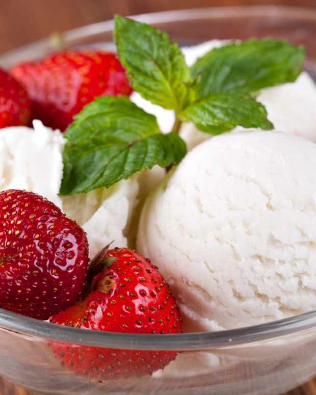 2Ingredient Coffee Soft Serve Ice Cream Looks Almost Too Good to Be True Delishably News