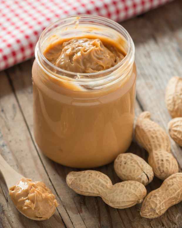 Smart Hack for Reusing an Empty Peanut Butter Jar Creates a Masterpiece