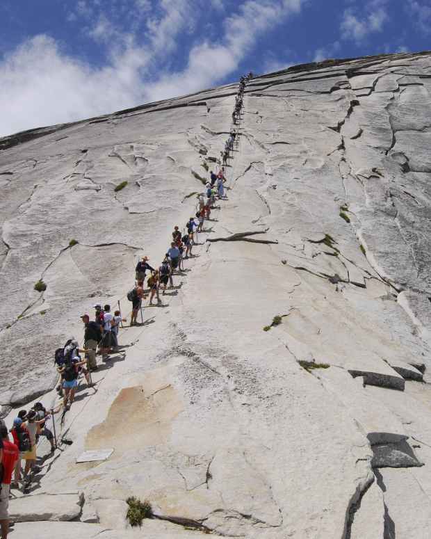 Grandfather Breaks Record To the Oldest Man To Climb Yosemite’s