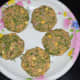 Step three: Make lemon-size balls of dough, and then make round patties.