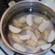 Chipped potatoes are steeped in cold water