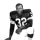 Hall of Fame running back Jim Brown (32) of the Cleveland Browns in 1962. (Photo by NFL/NFL)